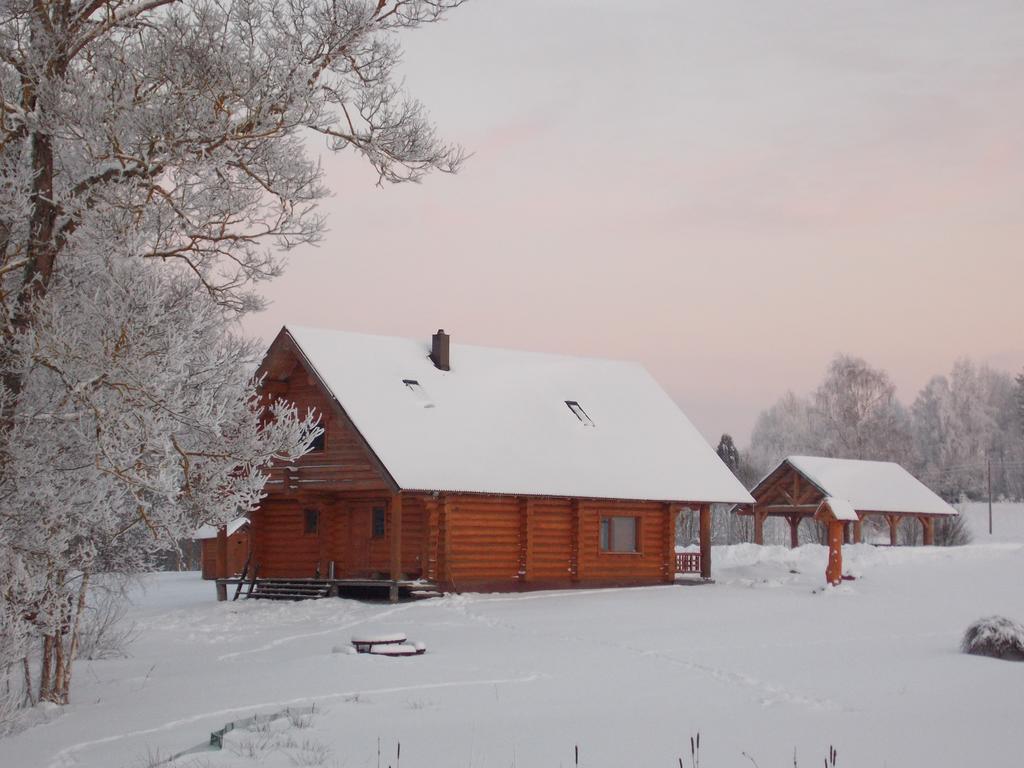 Guest House Kalnini Kārļi Esterno foto